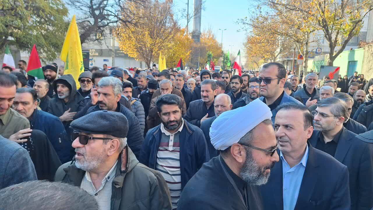 مردم قزوین شهدای گمنام را تشییع کردند مردم قزوین شهدای گمنام را تشییع کردند