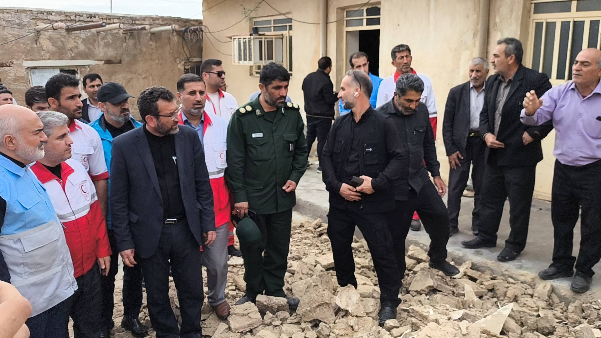 حضور میدانی استاندار خوزستان در مناطق زلزله‌زده مسجد سلیمان و هفتکل / مصدومیت 29 نفر تا کنون