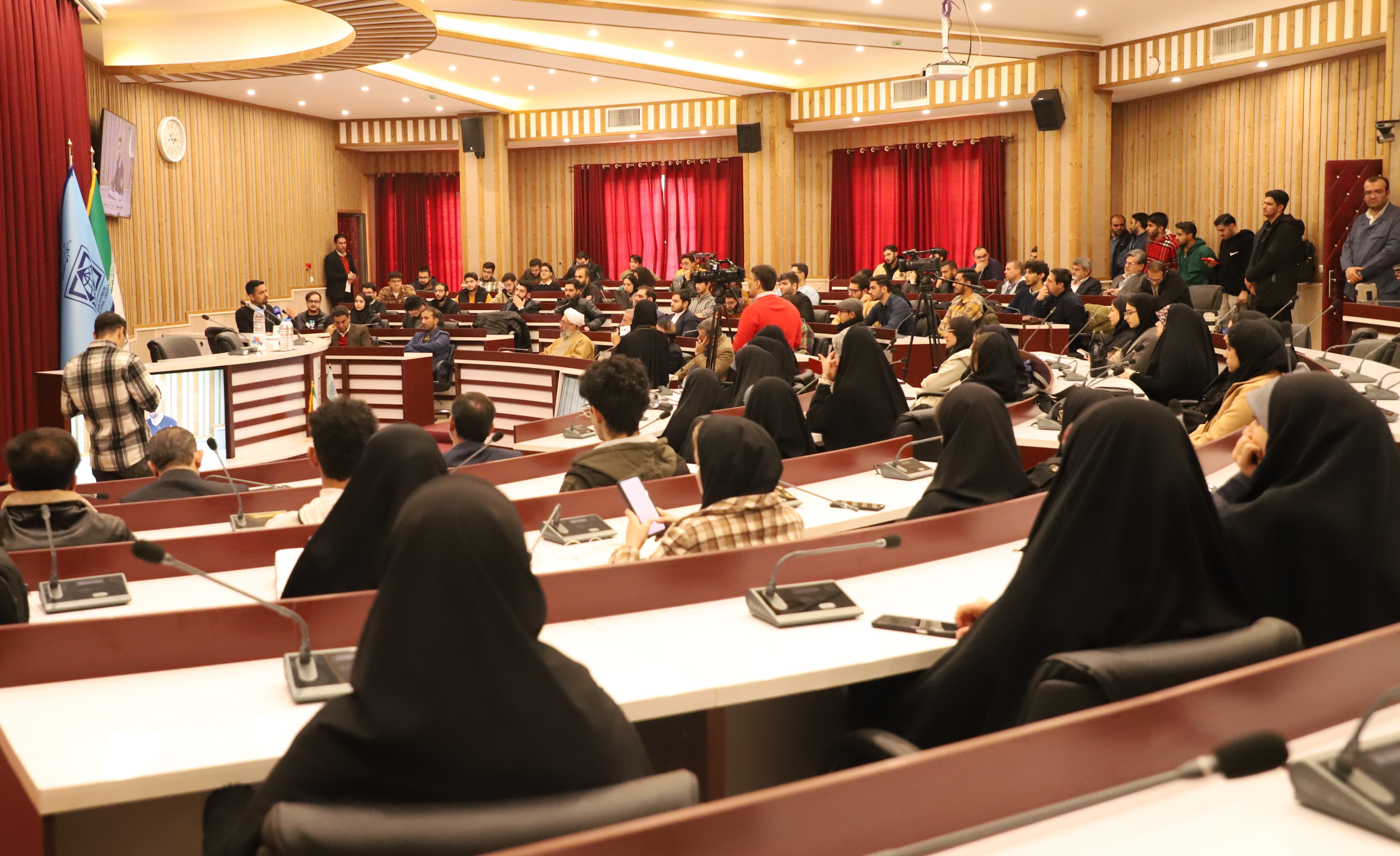 دانشگاه بین المللی امام خمینی (ره) جزو دانشگاه های کم نظیر کشور است دانشگاه بین المللی امام خمینی (ره) جزو دانشگاه های کم نظیر کشور است