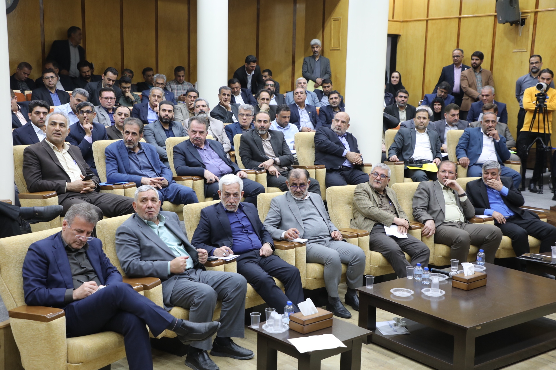 استاندار: استاندار: