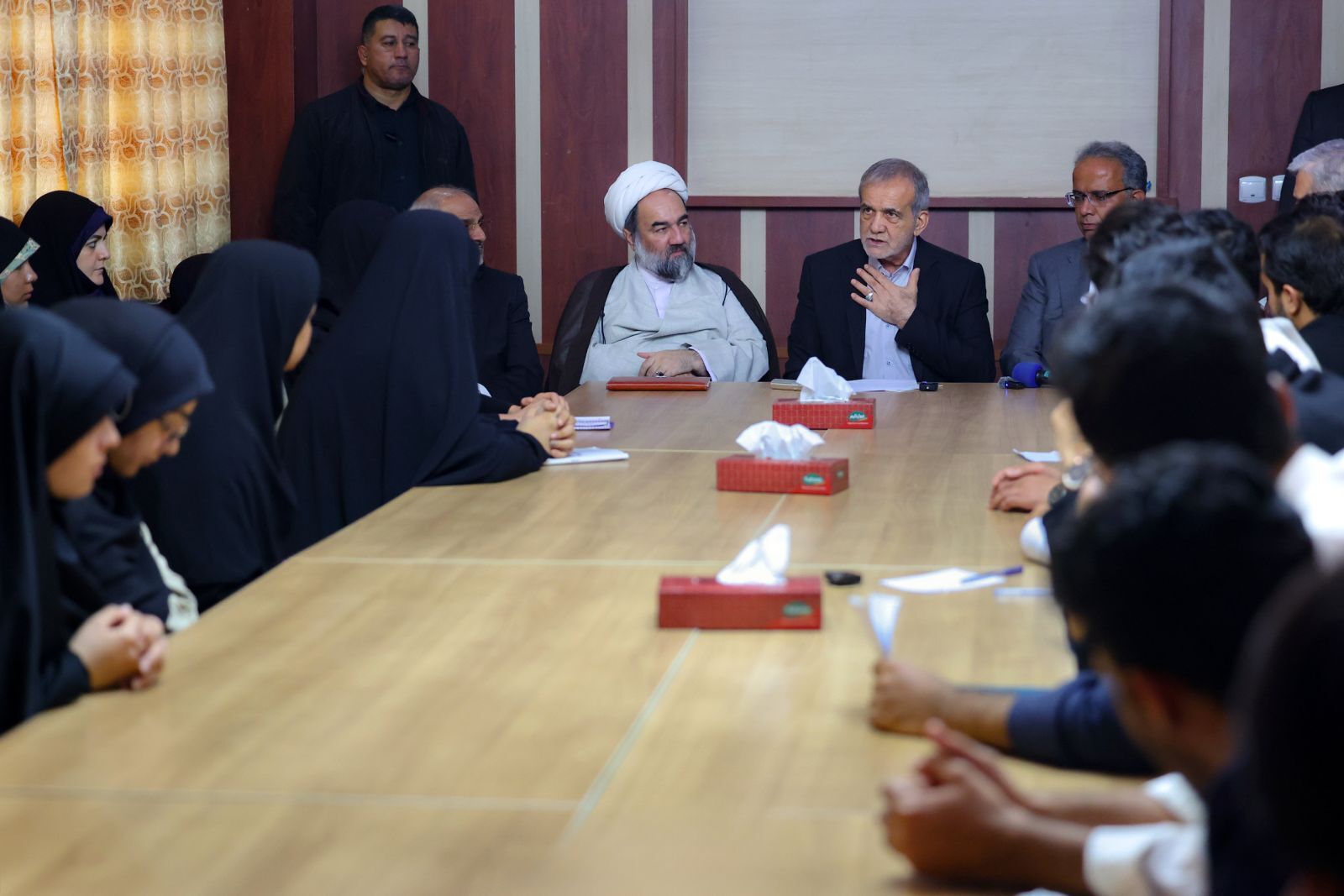 شنیدن صدای مردم در گام اول سفر استانی/ ۳۳ مصوبه دولت برای استان سیستان و بلوچستان