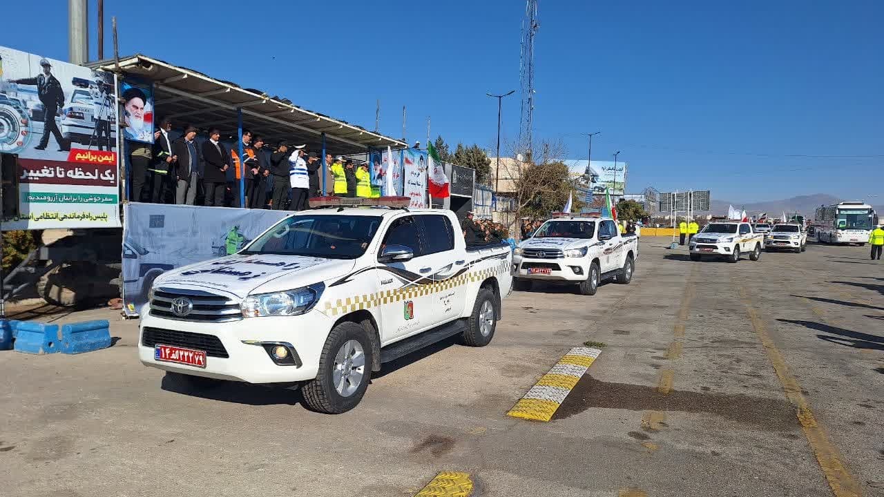 کانون جهانگردی و اتومبیلرانی استان قزوین با 85 دستگاه خودروی سنگین و فوق سنگین در طرح زمستانی مشارکت دارد. کانون جهانگردی و اتومبیلرانی استان قزوین با 85 دستگاه خودروی سنگین و فوق سنگین در طرح زمستانی مشارکت دارد.