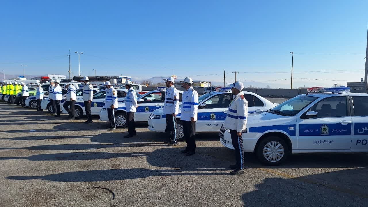 کانون جهانگردی و اتومبیلرانی استان قزوین با 85 دستگاه خودروی سنگین و فوق سنگین در طرح زمستانی مشارکت دارد کانون جهانگردی و اتومبیلرانی استان قزوین با 85 دستگاه خودروی سنگین و فوق سنگین در طرح زمستانی مشارکت دارد