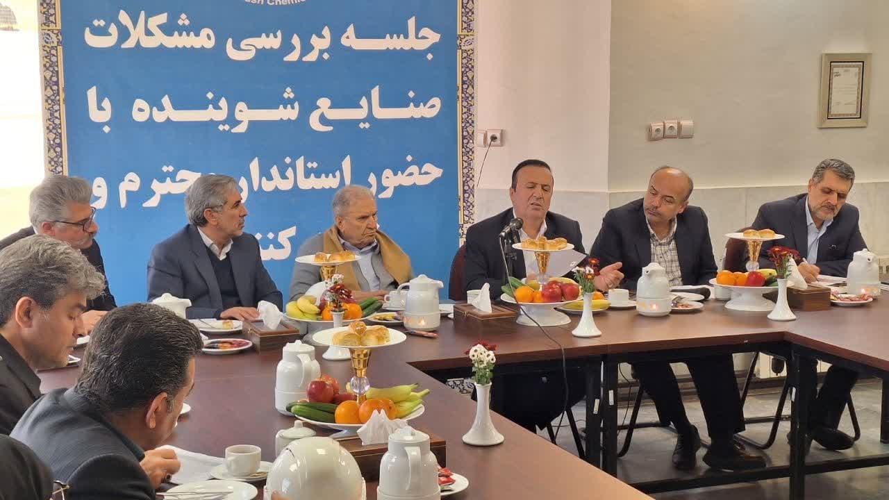 نوذری: میز شوینده ها و کارگروه های تخصصی صنعتی را در قزوین فعال می کنیم