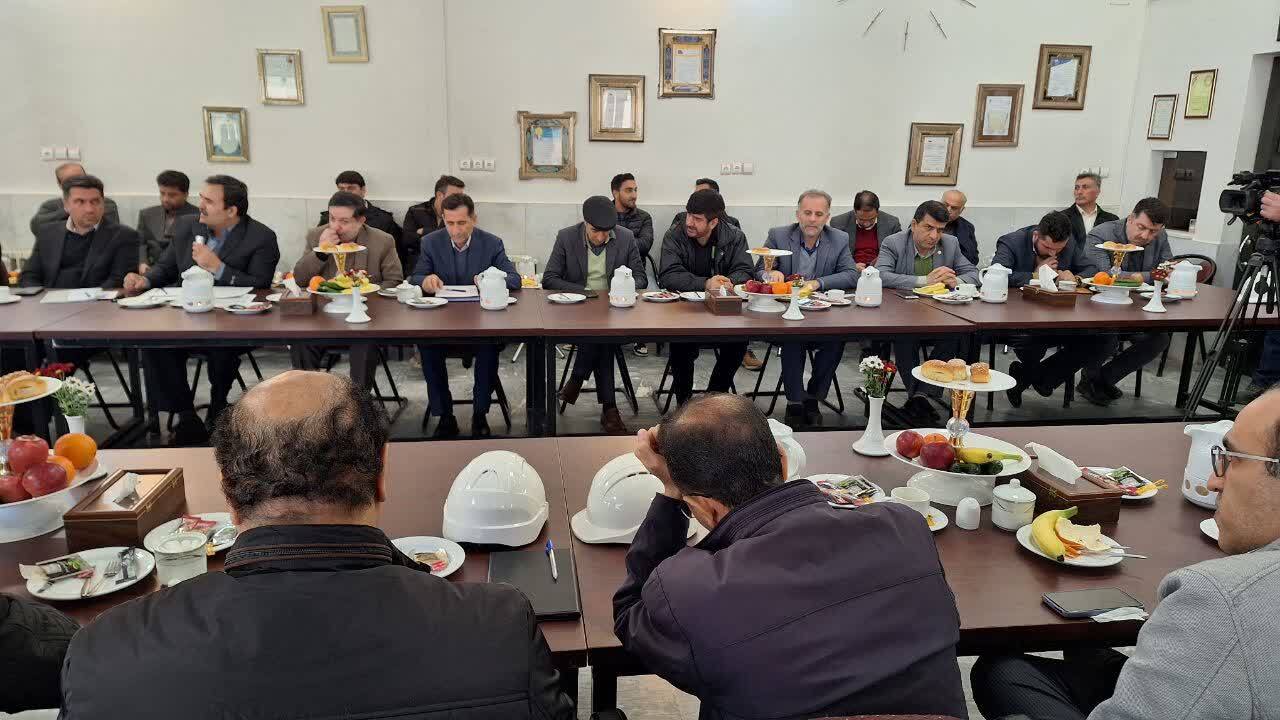 تکمیل زیرساخت و توسعه شهرک صنعتی لیا در اولویت است تکمیل زیرساخت و توسعه شهرک صنعتی لیا در اولویت است