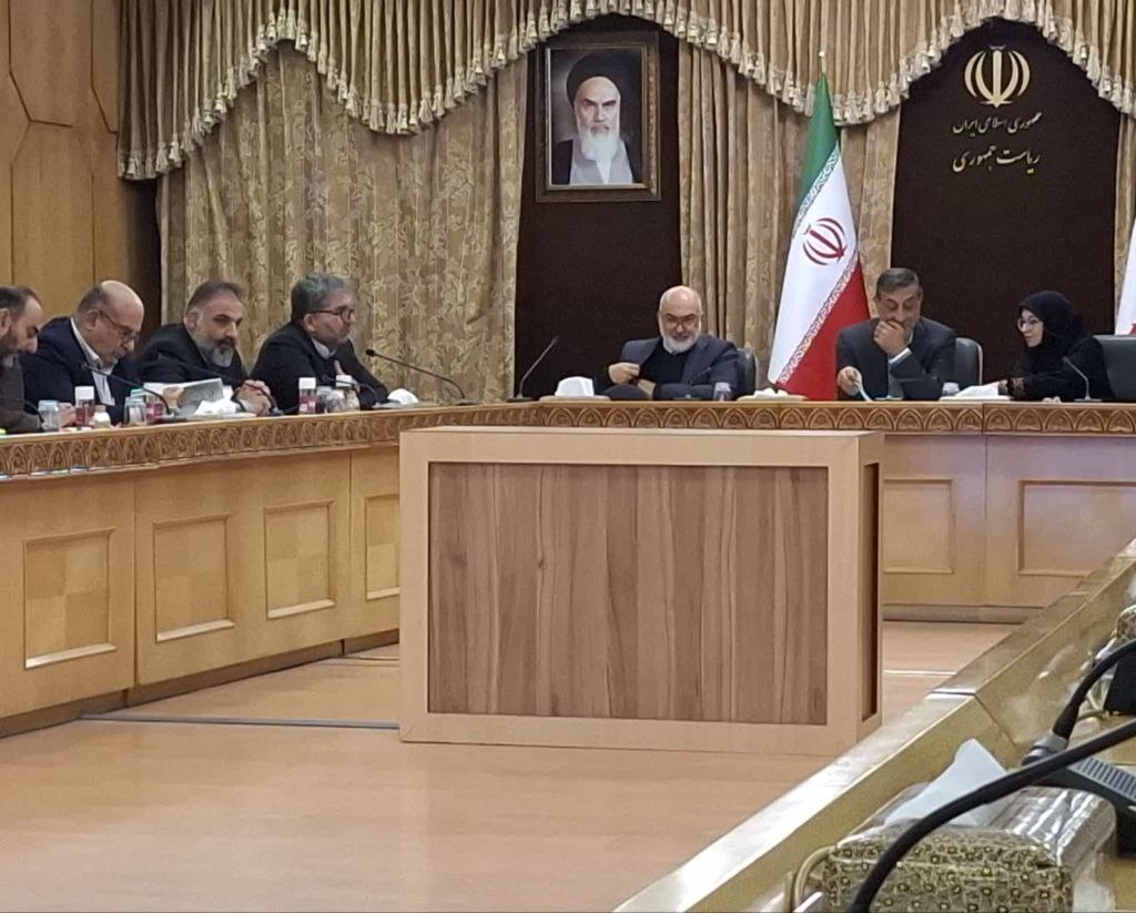 عزم دولت چهاردهم برای کاهش آلودگیهای خوزستان عزم دولت چهاردهم برای کاهش آلودگیهای خوزستان