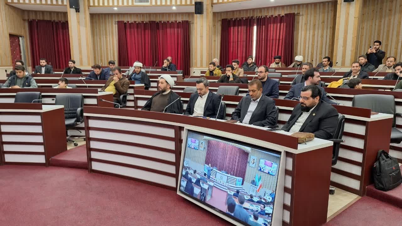 تربیت نیروهای جوان برای مدیریت آینده کشور توسط تشکل های سیاسی جدی گرفته شود