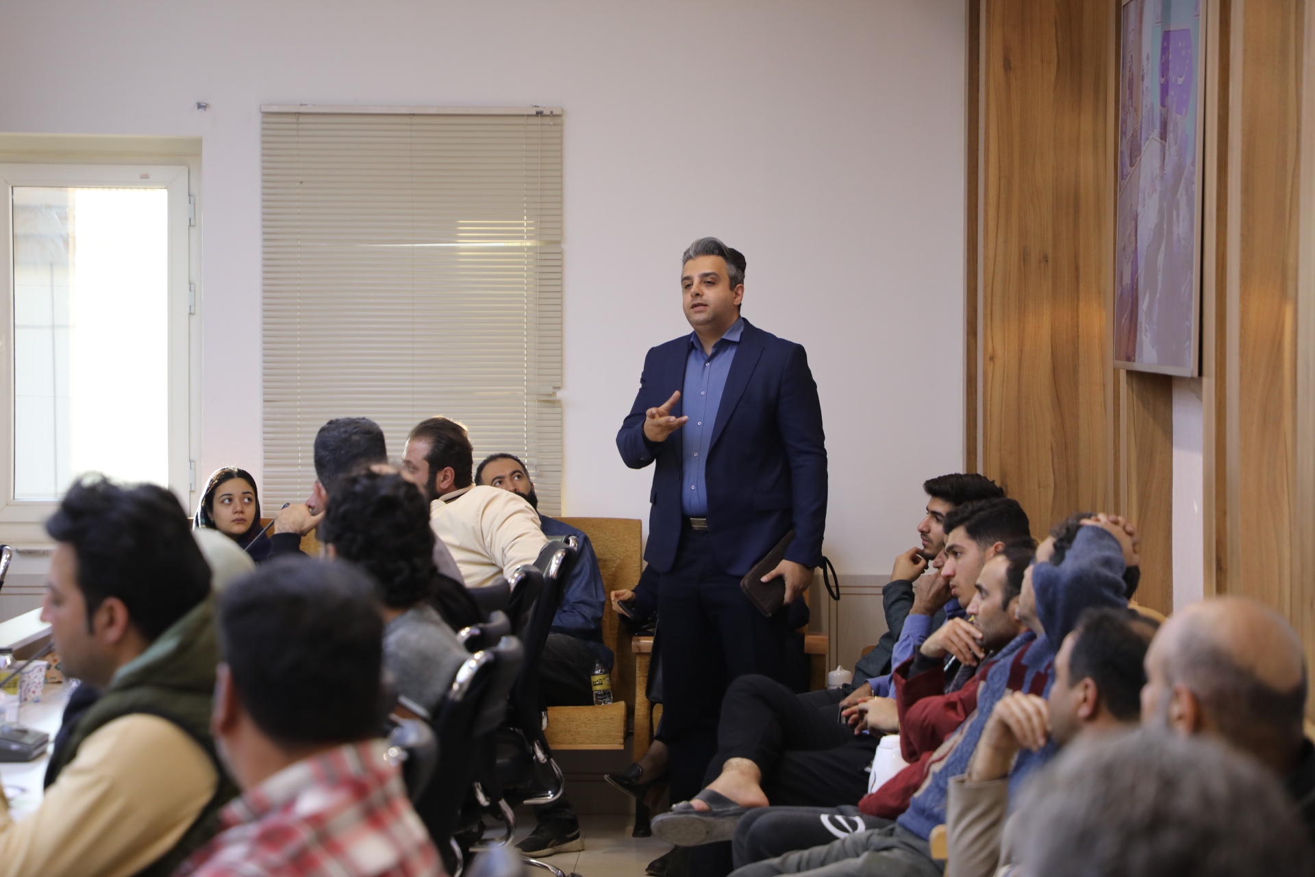 تشکیل کمیته های مختلف برای حمایت فوری از ساکنان ساختمان فرو ریخته اهواز / تخلف یا قصور در ساخت و ساز به صورت قضایی پیگیری می شود