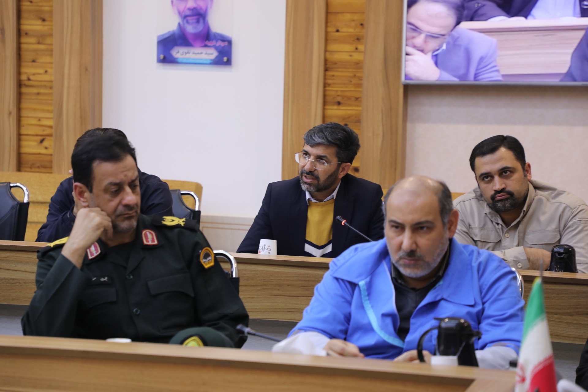 تشکیل کمیته های مختلف برای حمایت فوری از ساکنان ساختمان فرو ریخته اهواز / تخلف یا قصور در ساخت و ساز به صورت قضایی پیگیری می شود