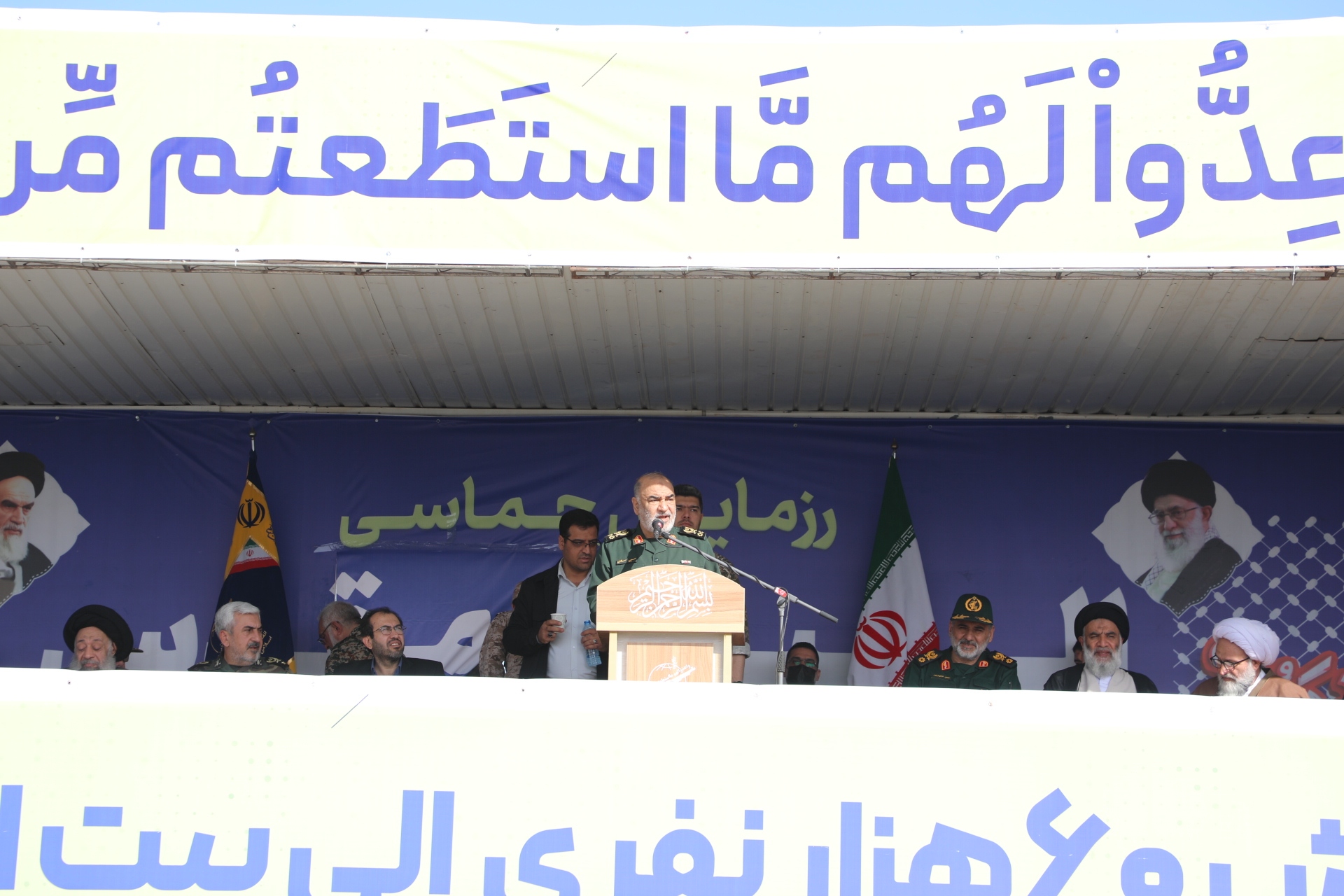 موالی زاده: خوزستان همچنان قهرمان و سرفراز در دفاع از میهن اسلامی ایستاده است