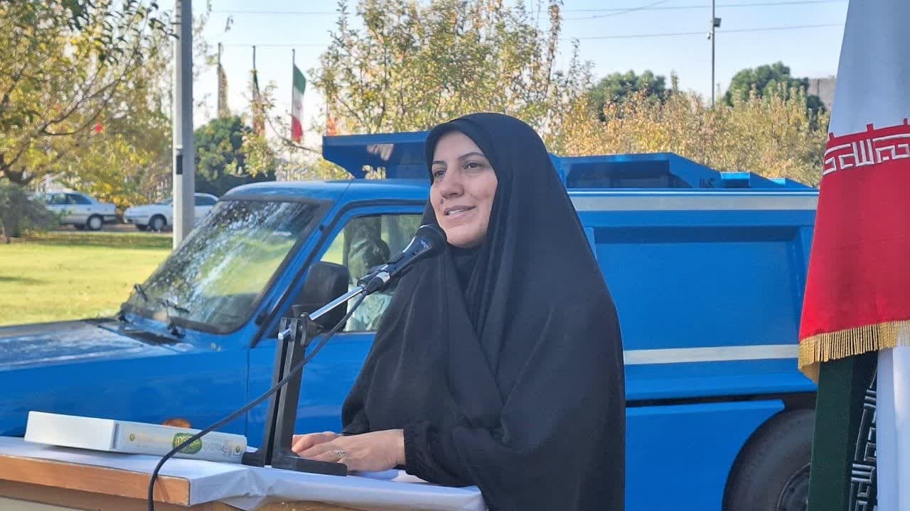 ۲۴ دستگاه نیسان کمپرسی زباله به دهیاری های استان قزوین تحویل داده شد ۲۴ دستگاه نیسان کمپرسی زباله به دهیاری های استان قزوین تحویل داده شد