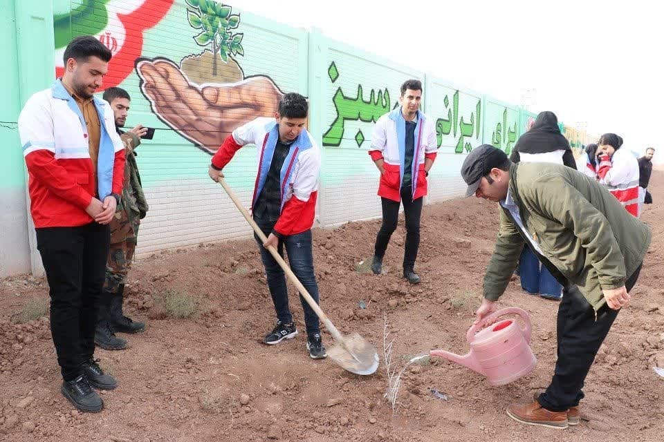 اجرای پویش «درخت کاری درسایه مادر» در شهرستان بوئین زهرا اجرای پویش «درخت کاری درسایه مادر» در شهرستان بوئین زهرا