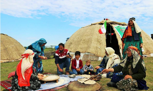 کارگاه تولید عروسک عشایر در استان قزوین راه اندازی میشود کارگاه تولید عروسک عشایر در استان قزوین راه اندازی میشود