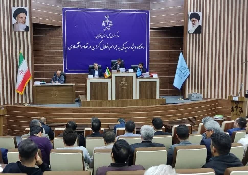 بزرگ‌ترین کار دلالی است، سود را از طریق تورم پرداخت می‌کردیم