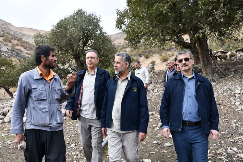 درخواست دانشآموزان این روستا کفش و لباس است درخواست دانشآموزان این روستا کفش و لباس است