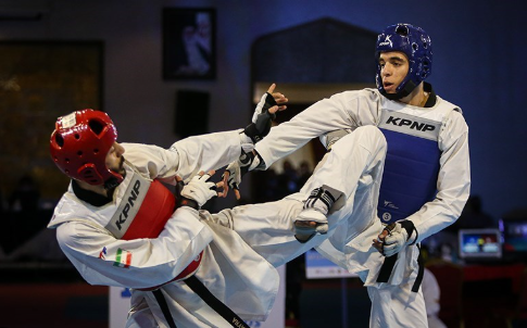 صف آرایی فوتسالیست‌های کراپ مقابل نماینده کرمان