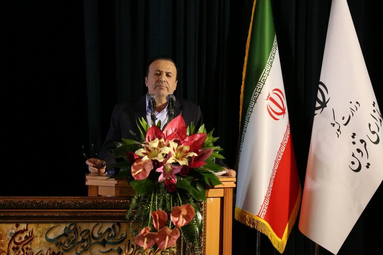 ضرورت انتخاب مدیران و معاونان توانمند و شایسته در استانداری قزوین/ آقای استاندار: مراقب حلقه اول اطرافیان خود باشید