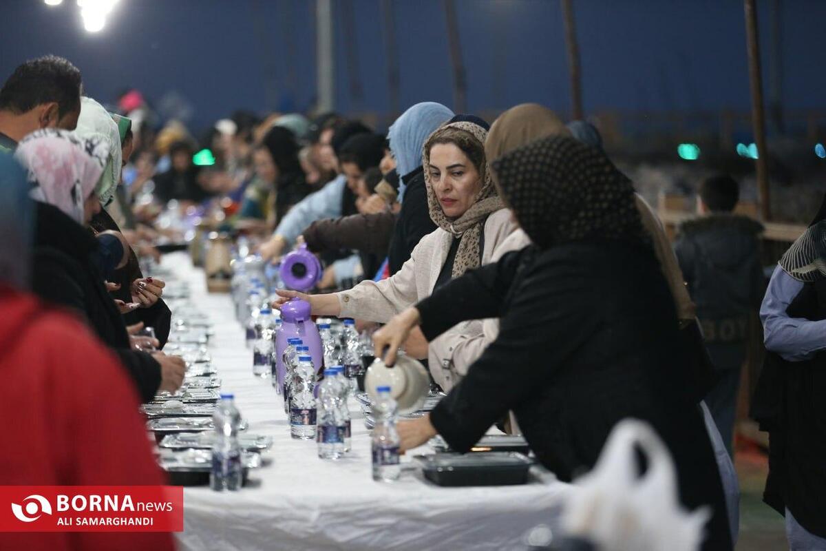 افطاری در اسكله منطقه آزاد انزلی