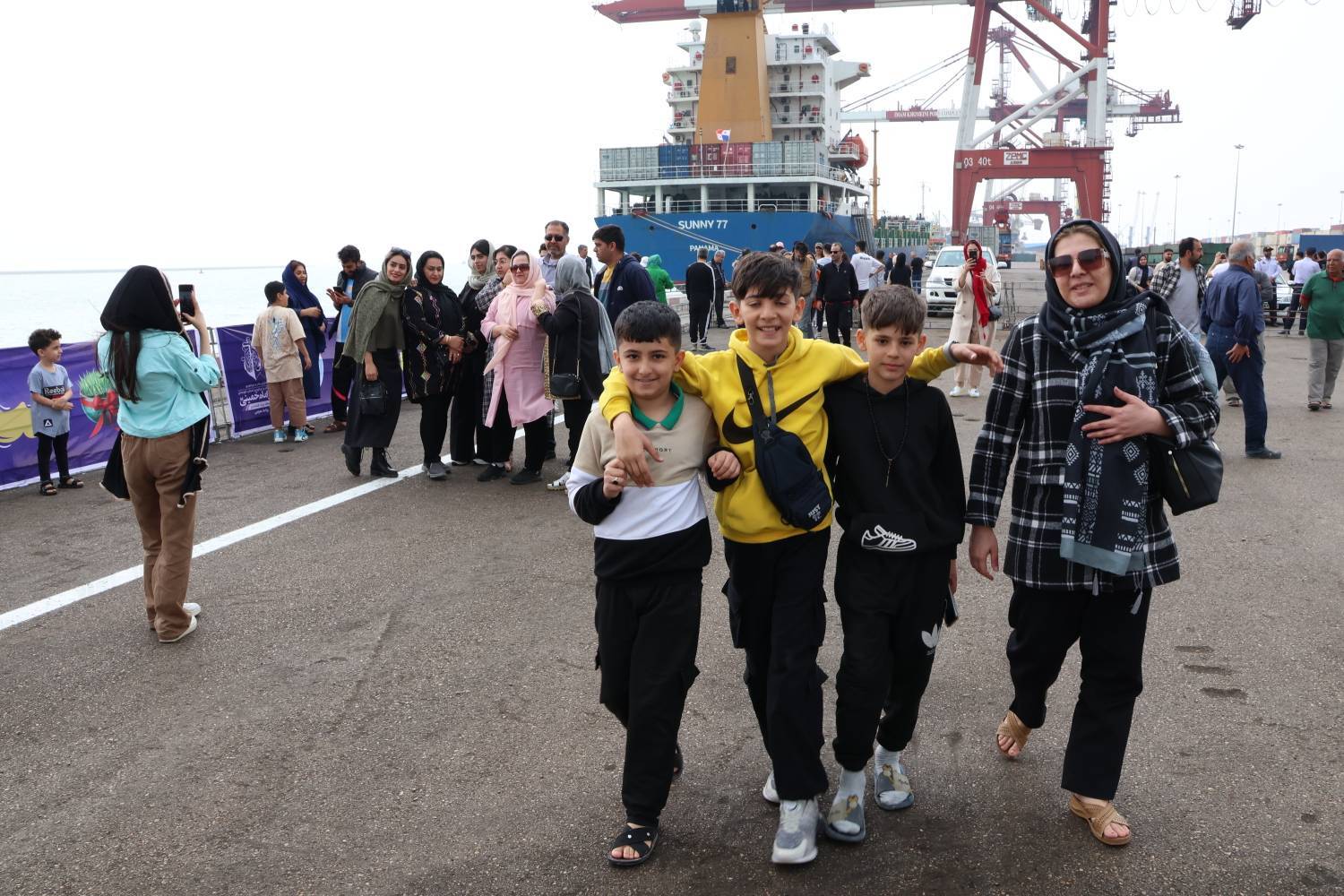 بهره مندی ۳۳ هزار گردشگر نوروزی از جاذبه‌های دریایی و بندری خوزستان / استقرار کشتی