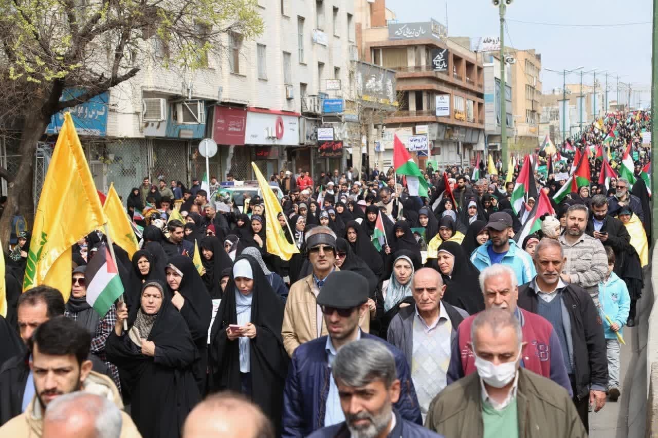 مردم استان قزوین راهپیمایی روز قدس را باشکوه برگزار کردند مردم استان قزوین راهپیمایی روز قدس را باشکوه برگزار کردند