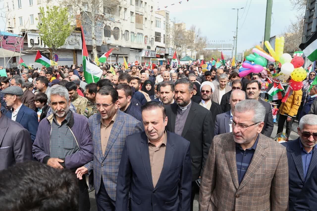 مردم استان قزوین راهپیمایی روز قدس را باشکوه برگزار کردند مردم استان قزوین راهپیمایی روز قدس را باشکوه برگزار کردند