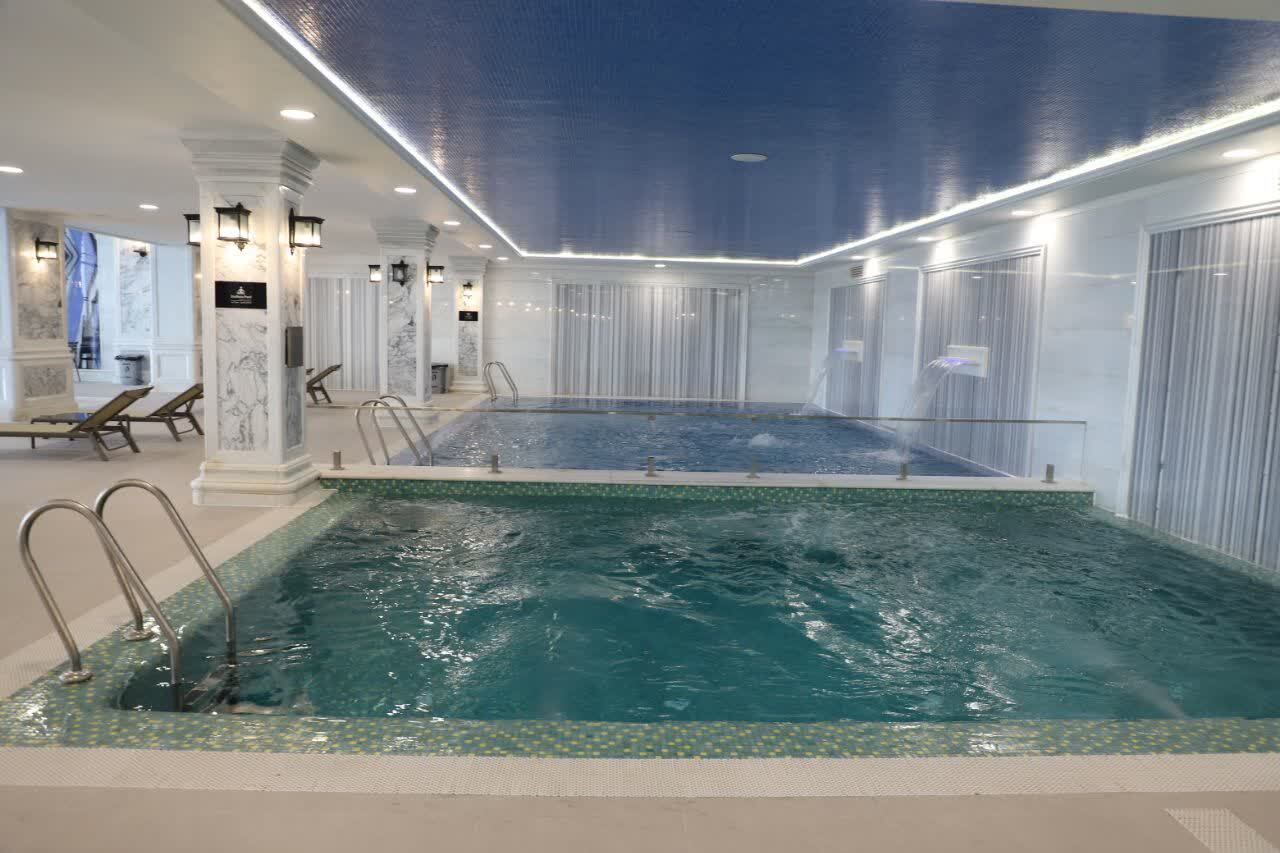 بازدید وزیر ورزش و جوانان از پروژه‌های ورزشی آمل؛ افتتاح استخر خصوصی و بازدید از مجموعه کاله