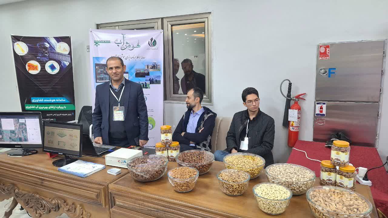 نمایشگاه کشاورزی دانش بنیان در قزوین گشایش یافت