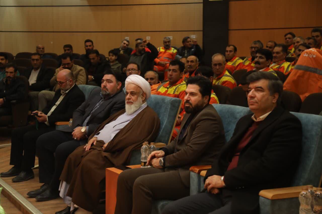 پاکبانان و سبزبانان شهرداری آبیک تجلیل شدند