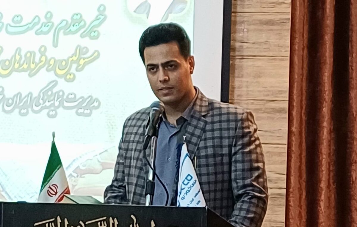 تجلیل از پدران شهدای جنگ ۱۲ روزه لرستان با حضور مدیر نمایندگی ایران‌خودرو فیروزی