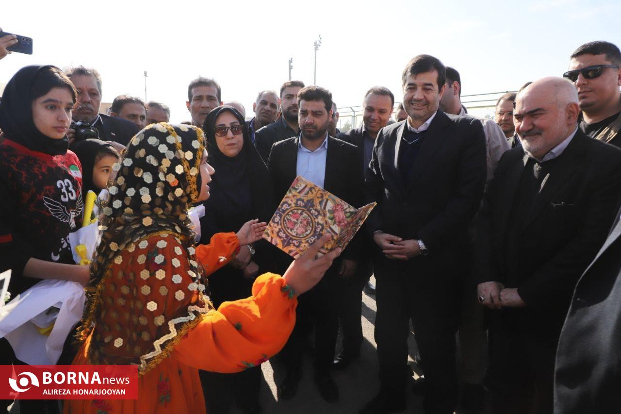 وزیر ورزش و جوانان: توسعه ورزش نباید صرفا به سالن‌های سرپوشیده محدود شود / رویکرد ما پیگیری پروژه های بالای ۷۰ درصد است