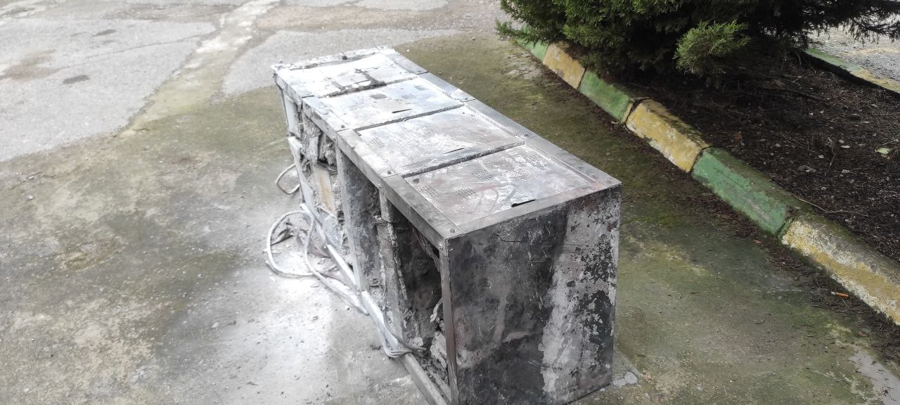 مهار آتش سوزی در اتاقک ups بیمارستان آریا رشت مهار آتش سوزی در اتاقک ups بیمارستان آریا رشت