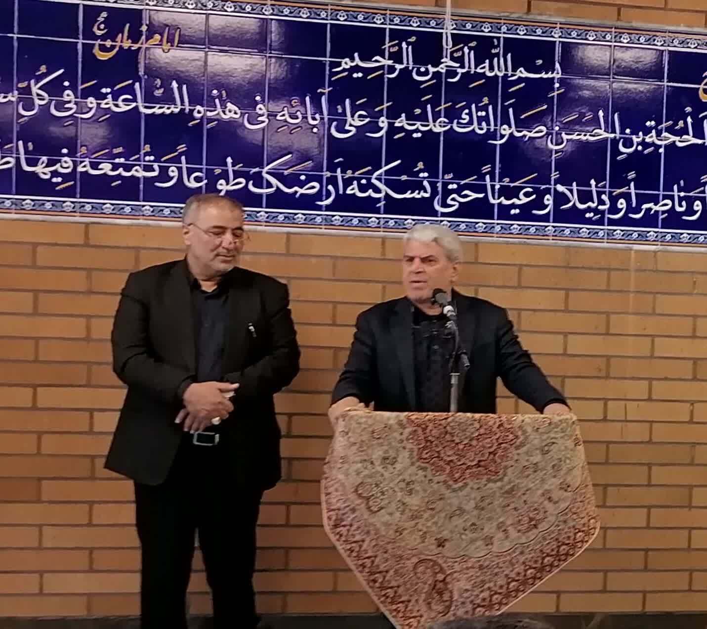 تجلیل از خیر مدرسه ساز نمونه کشور در قم تجلیل از خیر مدرسه ساز نمونه کشور در قم