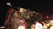 ترخیص ۱۰ مصدوم حادثه واژگونی اتوبوس در استان سمنان