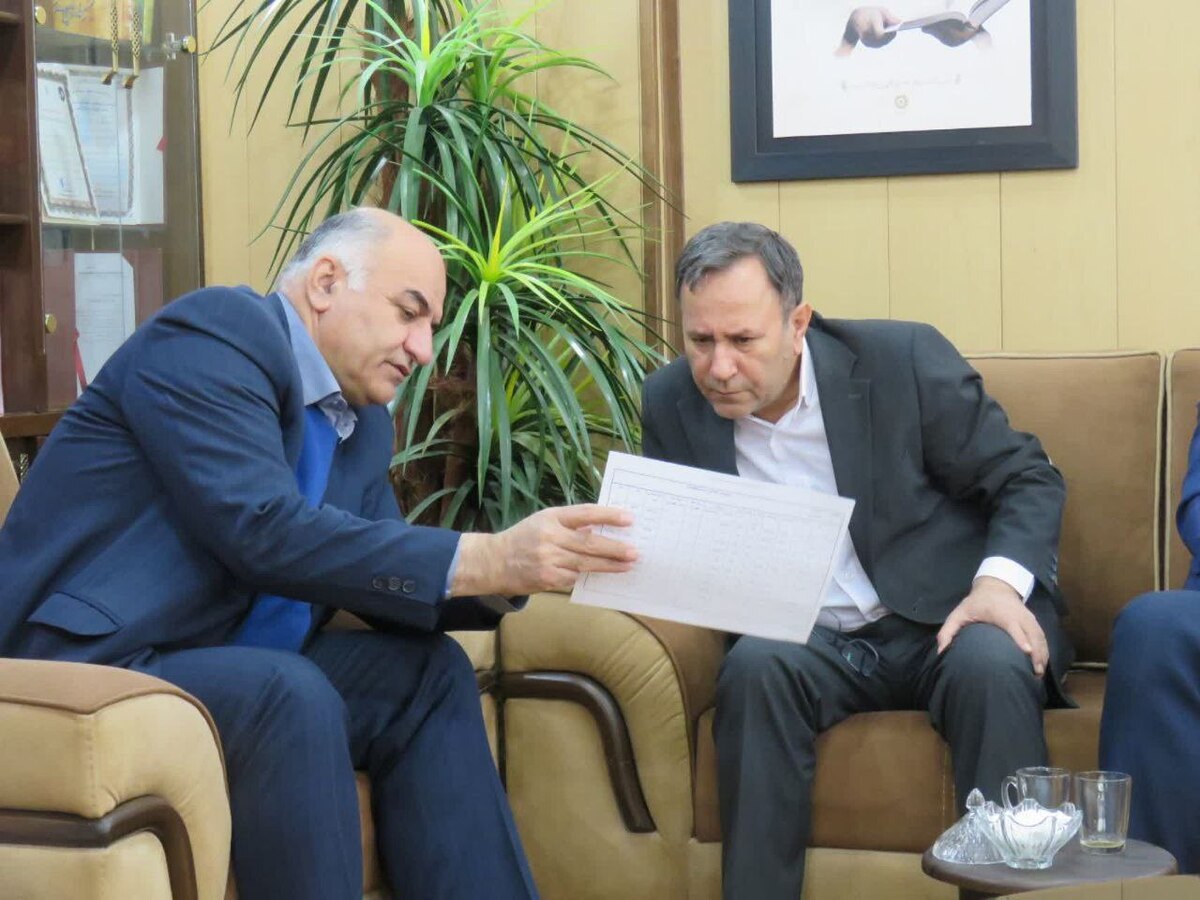 فرماندار بروجرد: احداث گلخانه شب‌ماه گام عملی در افزایش بهره‌وری کشاورزی است