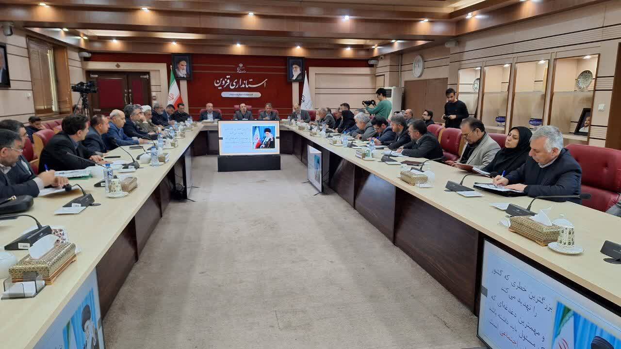 آموزش خانواده ها و معلمان برای پیشگیری از آسیب های اجتماعی در اولویت باشد