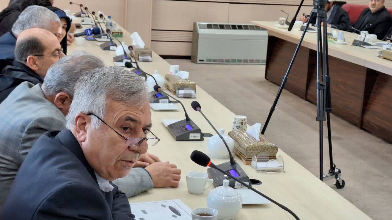 آموزش خانواده ها و معلمان برای پیشگیری از آسیب های اجتماعی در اولویت باشد