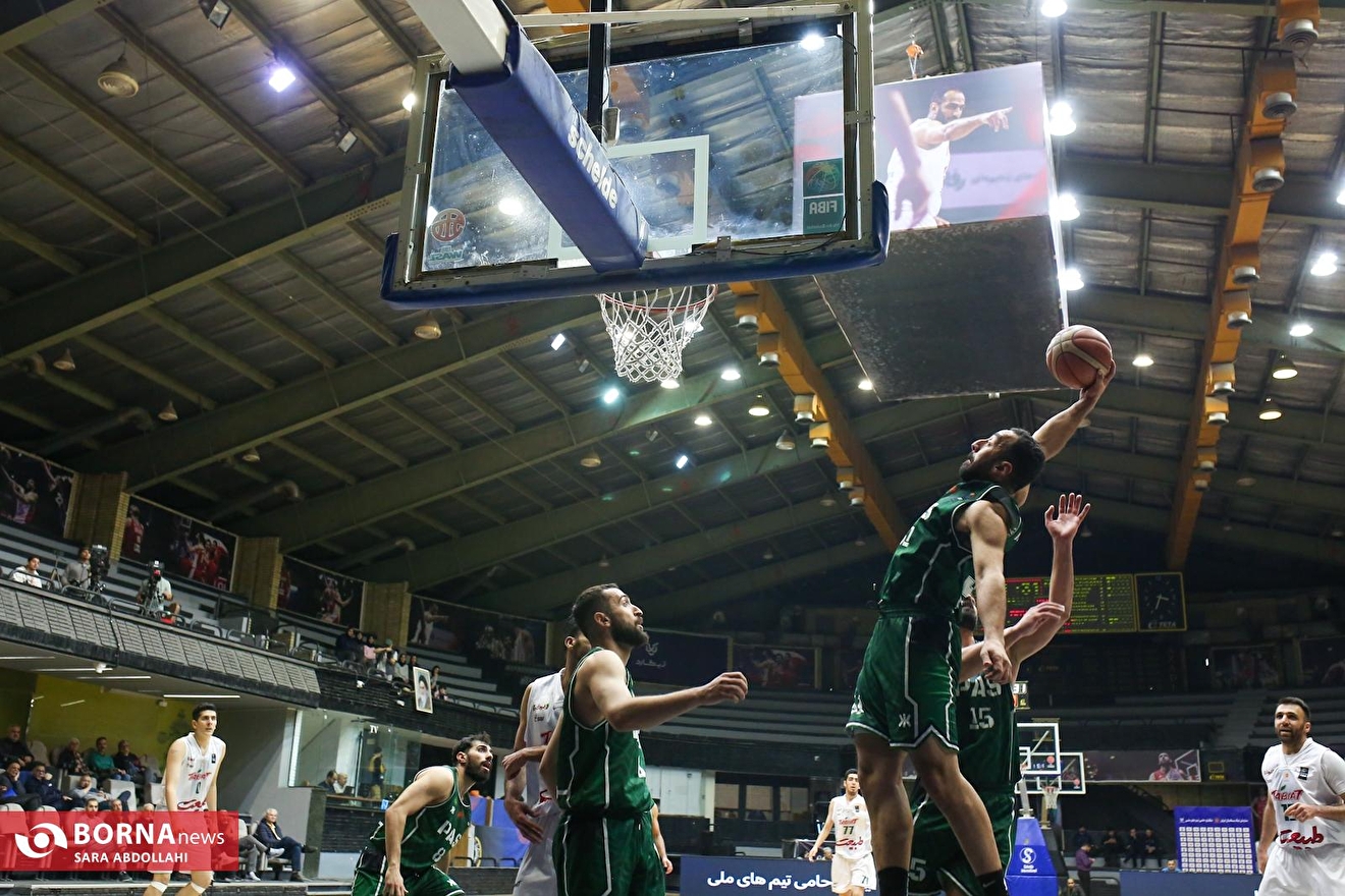 دیدار تیم‌های بسکتبال طبیعت ـ پاس کردستان