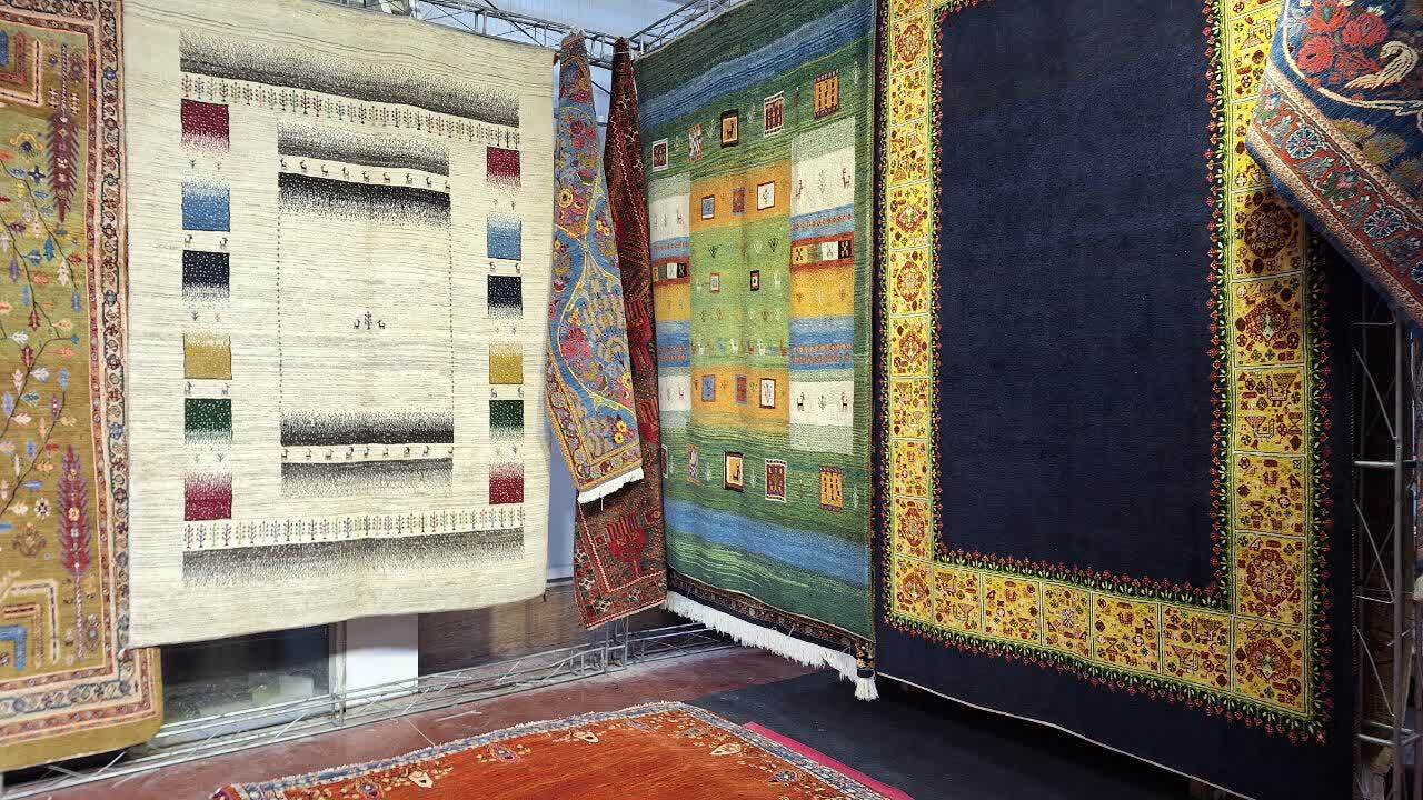 صادرات.۳۰۰ میلیون دلاری فرش ایران می تواند چند برابر شود/ تدوین سند تحول فرش دستباف کشور صادرات.۳۰۰ میلیون دلاری فرش ایران می تواند چند برابر شود/ تدوین سند تحول فرش دستباف کشور