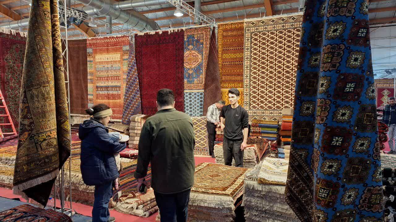 فرش ایرانی باید دوباره به کالای شاخص صادراتی تبدیل شود / کاهش صادرات از ۲ میلیارد دلار به ۳۰۰ میلیون دلار فرش ایرانی باید دوباره به کالای شاخص صادراتی تبدیل شود / کاهش صادرات از ۲ میلیارد دلار به ۳۰۰ میلیون دلار