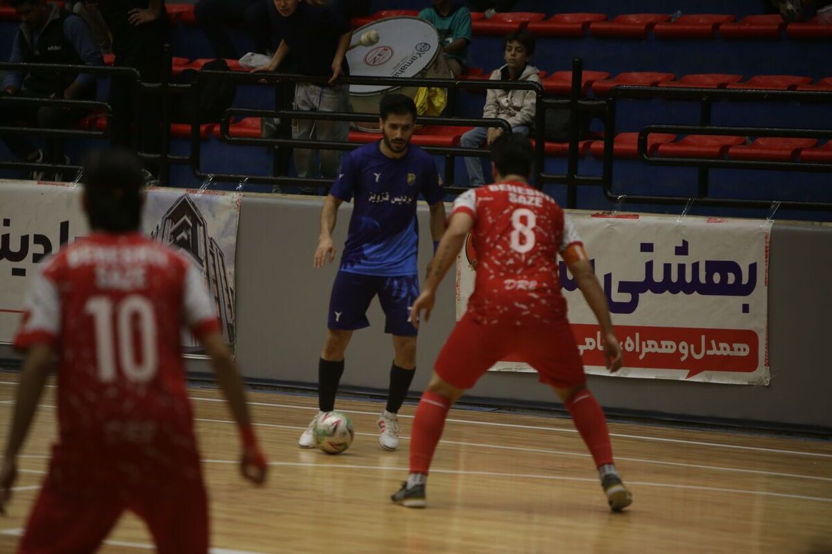 جدا شدن بهشتی سازه از انتهای جدول با برد مقابل پردیس قزوین