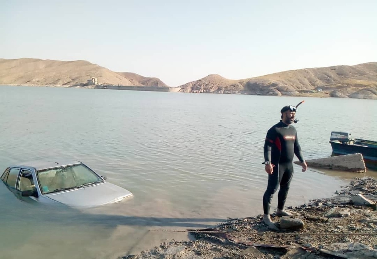 سقوط مرگبار خودرو در سد مهاباد/ راننده ۶۳ ساله قربانی ایست قلبی شد