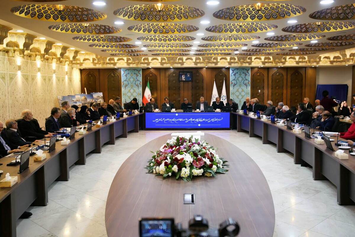 اصفهان به عنوان قطب صنعت، فرهنگ و گردشگری کشور می‌تواند الگویی برای توسعه منطقه‌ای و ملی باشد