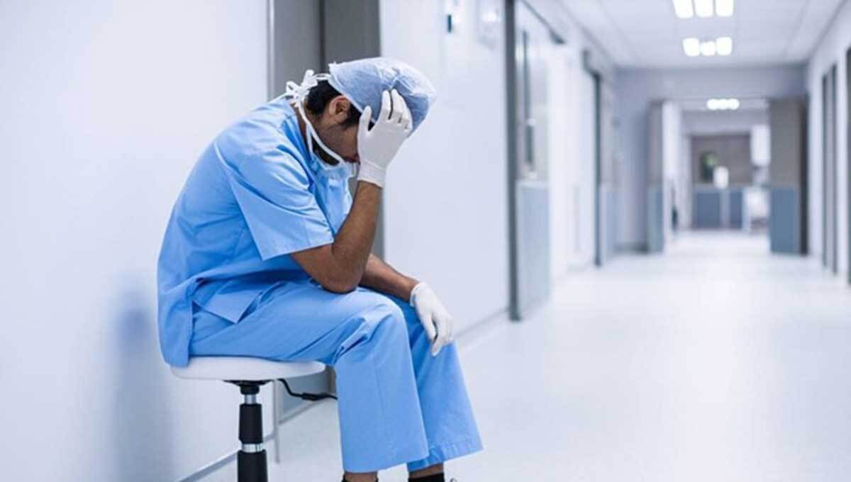 به جای خودکشی؛ با این خط تماس بگیرید