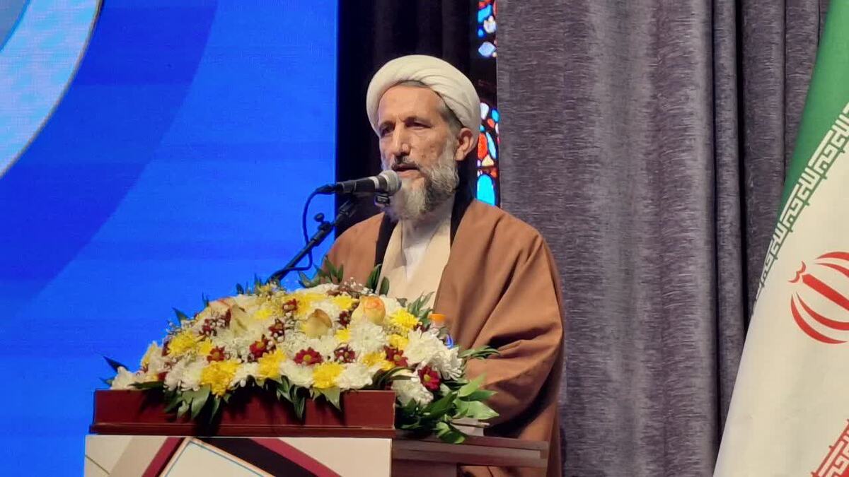 هنر باید ابزاری برای بیان حقیقت و روشنگری باشد