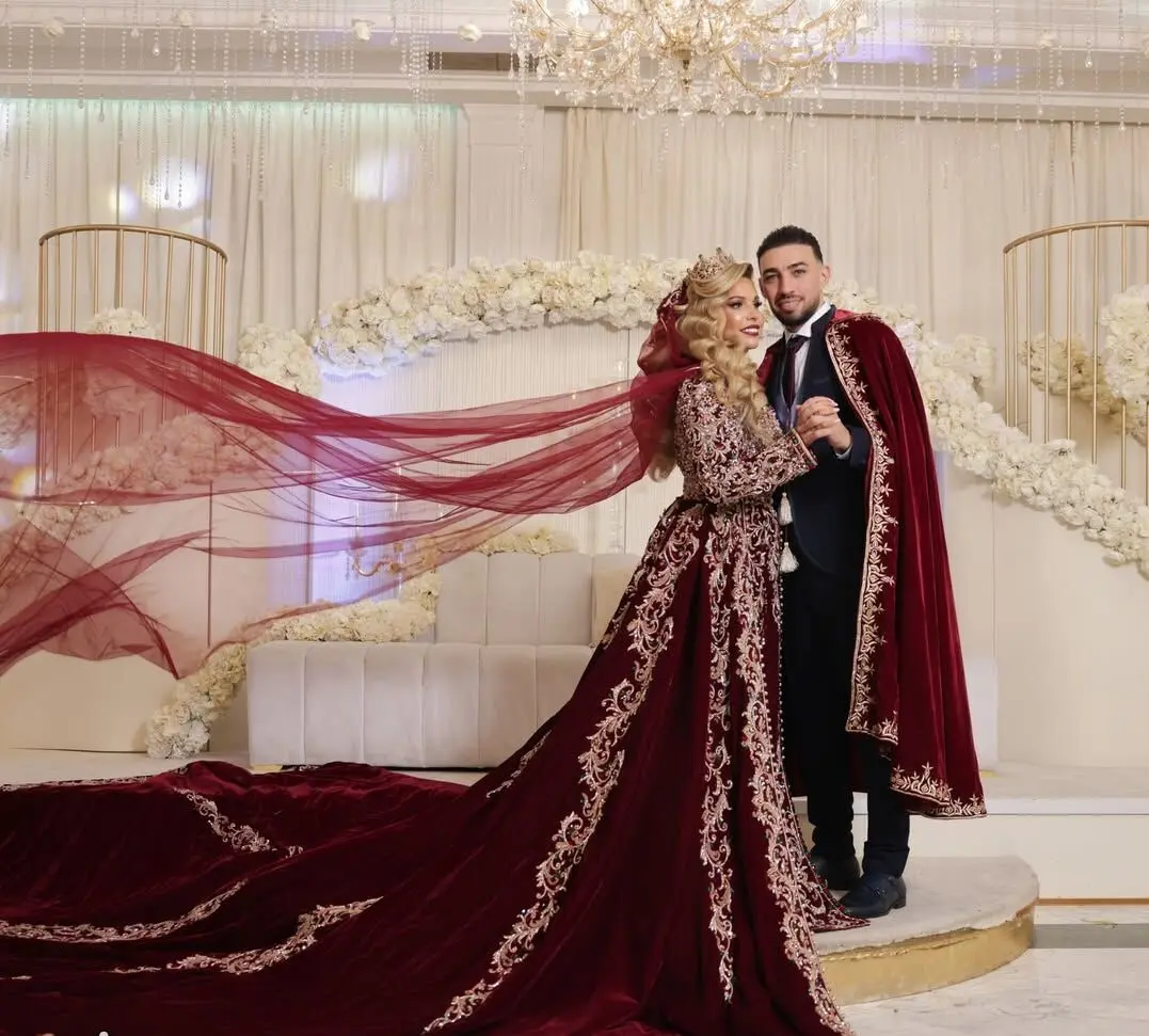 تصاویر خاص از مراسم ازدواج منیر الحدادی ستاره استقلال و بازیکن سابق بارسلونا تصاویر خاص از مراسم ازدواج منیر الحدادی ستاره استقلال و بازیکن سابق بارسلونا