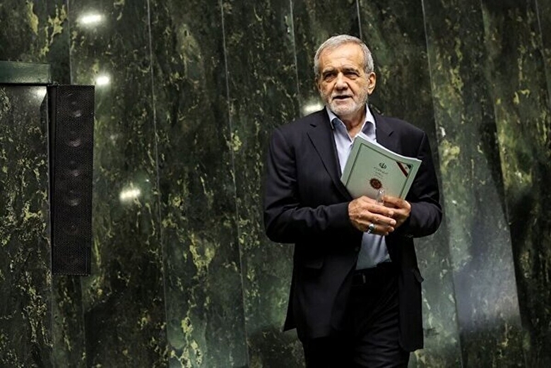 حضور پزشکیان در مجلس برای تقدیم لایحه بودجه ۱۴۰۵