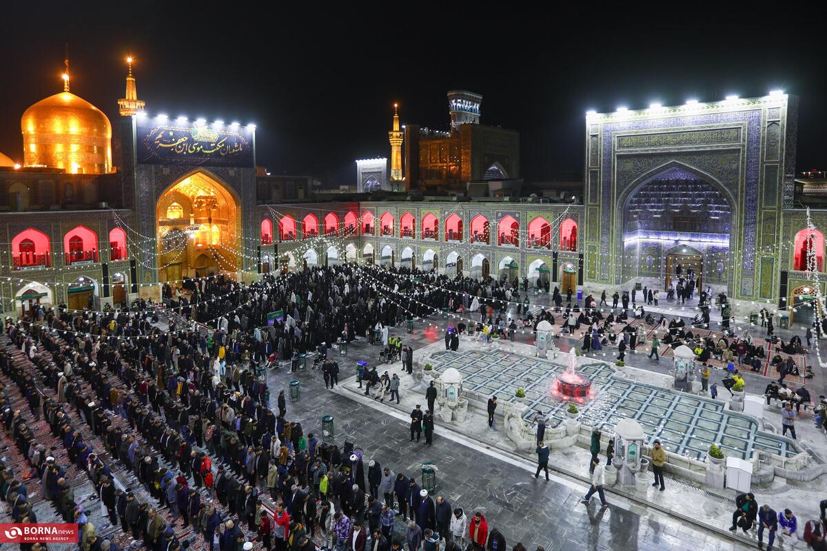 حال و هوای حرم مطهر رضوی در شب شهادت امام کاظم(ع) + گزارش تصویری