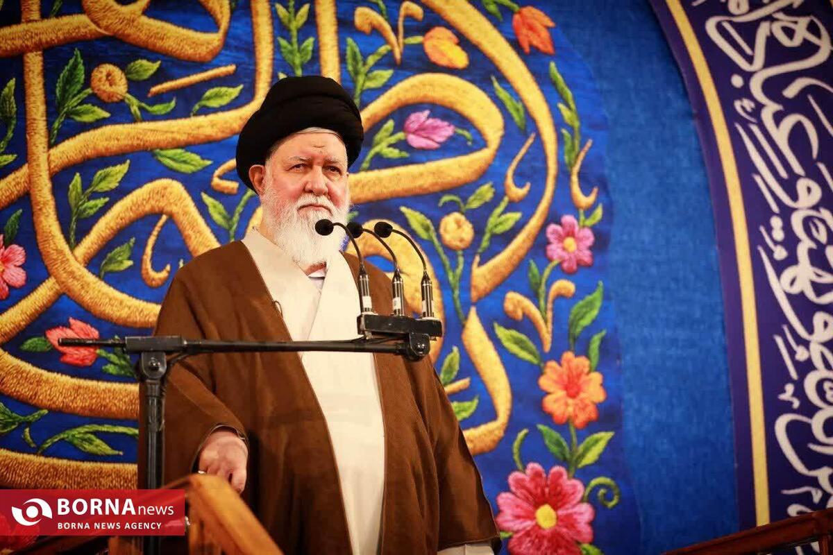 آیت‌ا...علم‌الهدی: مشکلات جامعه با همگامی مسوولان و مردم حل می‌شود