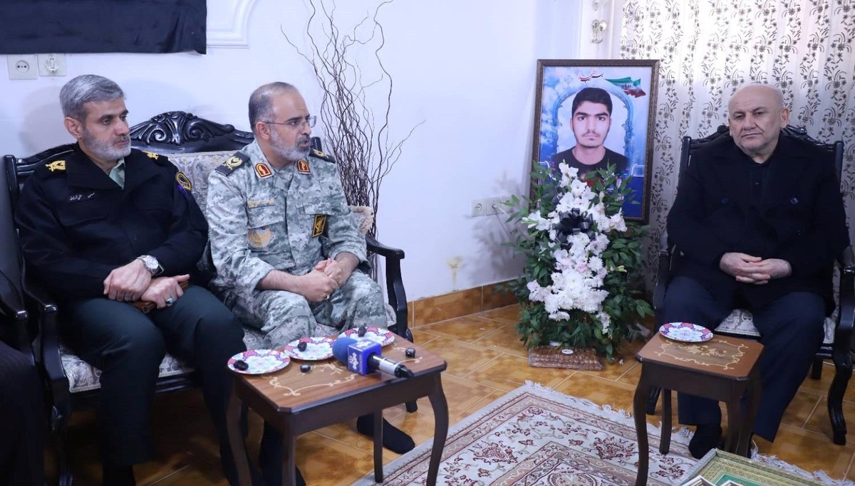 دیدار مقام عالی دولت در استان مازندران با خانواده شهید امنیت امین ضیایی