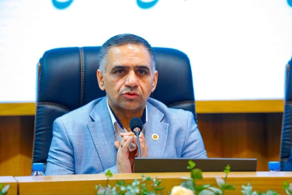 خدمت صادقانه و شنیدن مطالبات مردم را سرلوحه کار خود قرار دهیم 